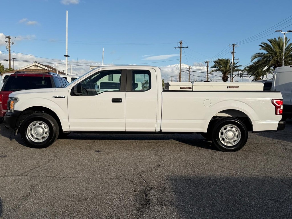 Ford F-150 Vehicle Full-screen Gallery Image 11