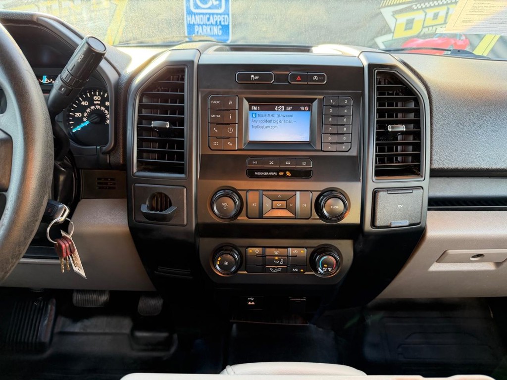 Ford F-150 Vehicle Full-screen Gallery Image 27