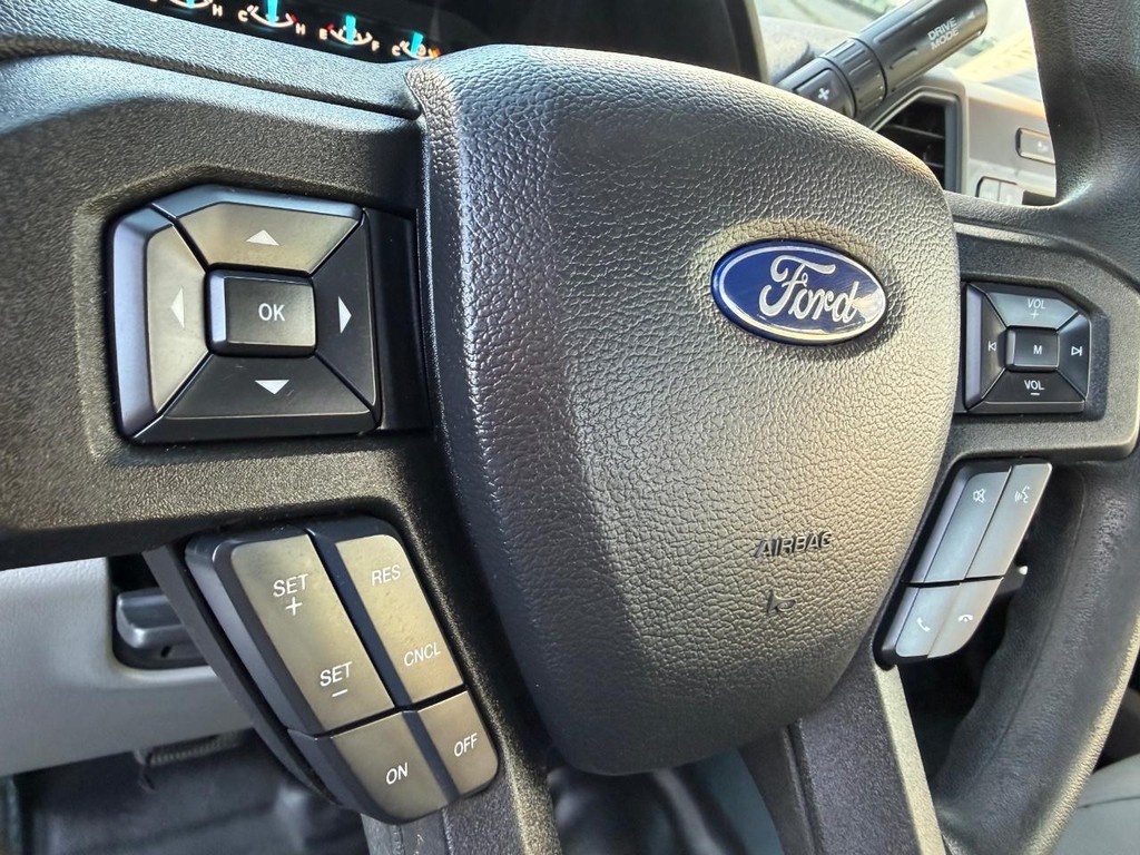 Ford F-150 Vehicle Full-screen Gallery Image 30