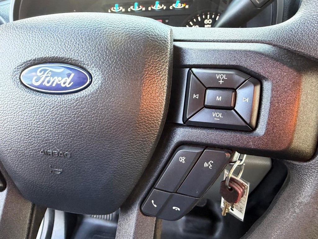 Ford F-150 Vehicle Full-screen Gallery Image 31