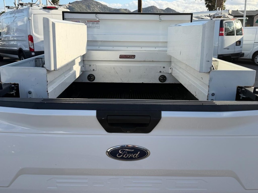 Ford F-150 Vehicle Full-screen Gallery Image 38