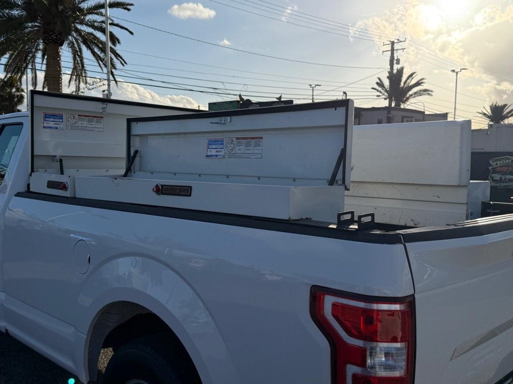 Ford F-150 Vehicle Full-screen Gallery Image 41