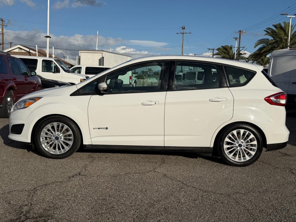 Ford C-MAX Vehicle Full-screen Gallery Image 11