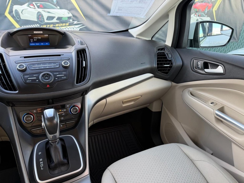 Ford C-MAX Vehicle Full-screen Gallery Image 26