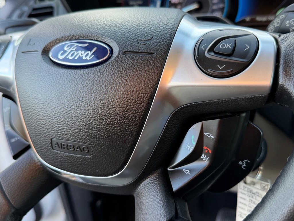 Ford C-MAX Vehicle Full-screen Gallery Image 29