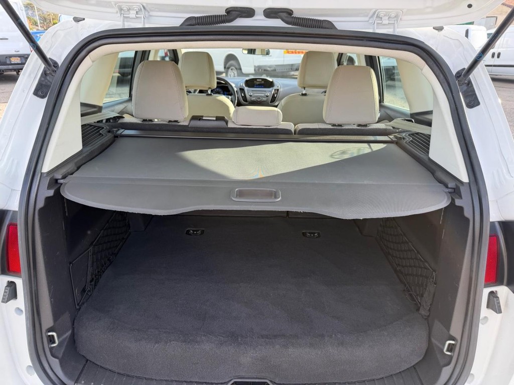 Ford C-MAX Vehicle Full-screen Gallery Image 41