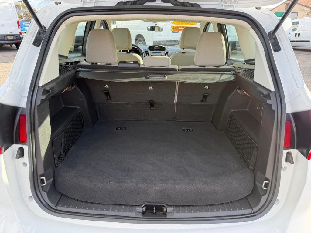 Ford C-MAX Vehicle Full-screen Gallery Image 42