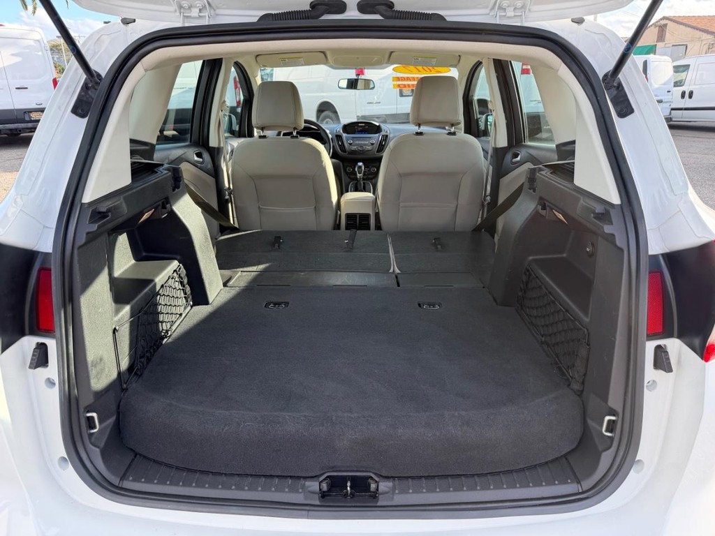 Ford C-MAX Vehicle Full-screen Gallery Image 43