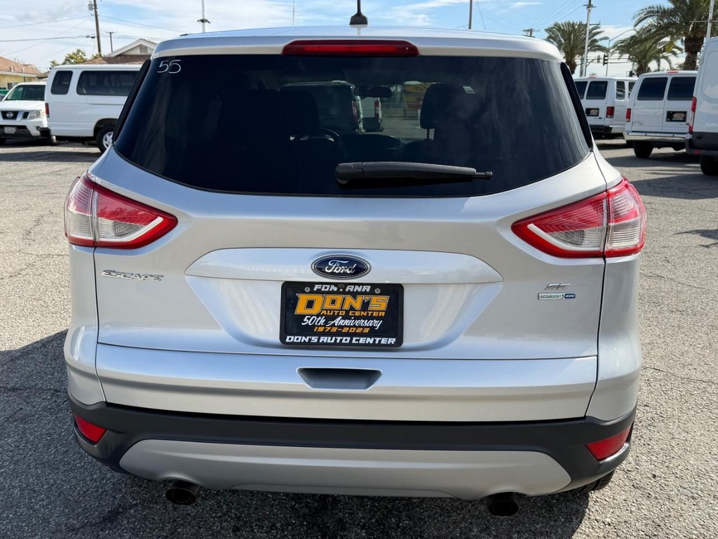 Ford Escape Vehicle Full-screen Gallery Image 08