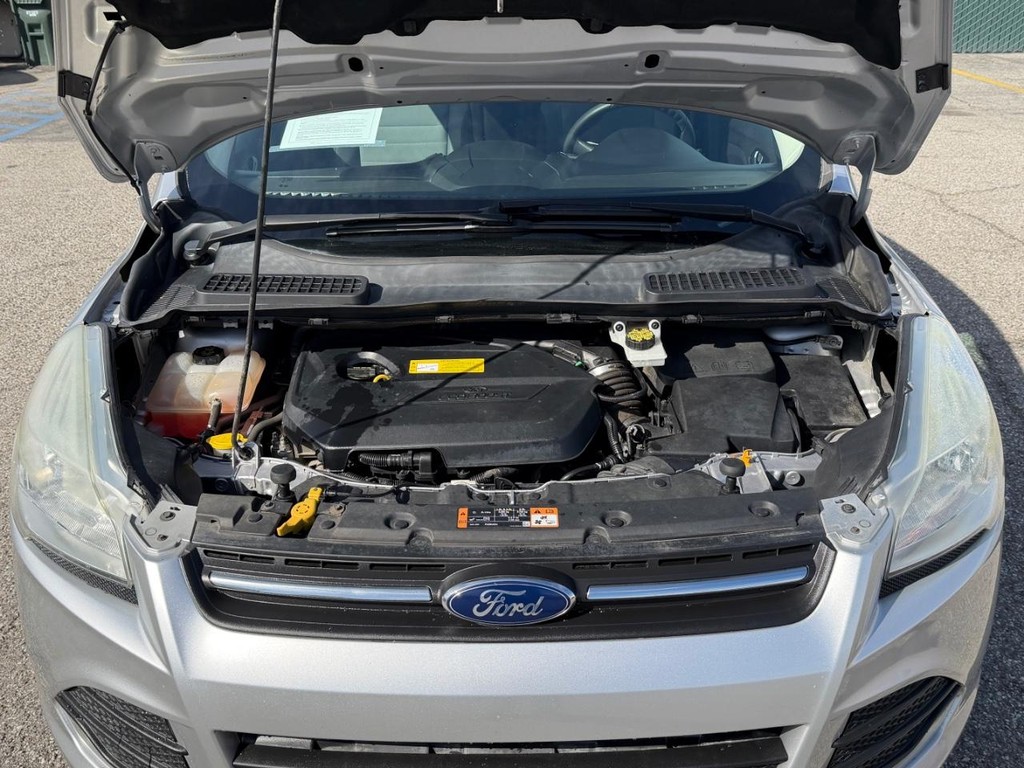 Ford Escape Vehicle Full-screen Gallery Image 40