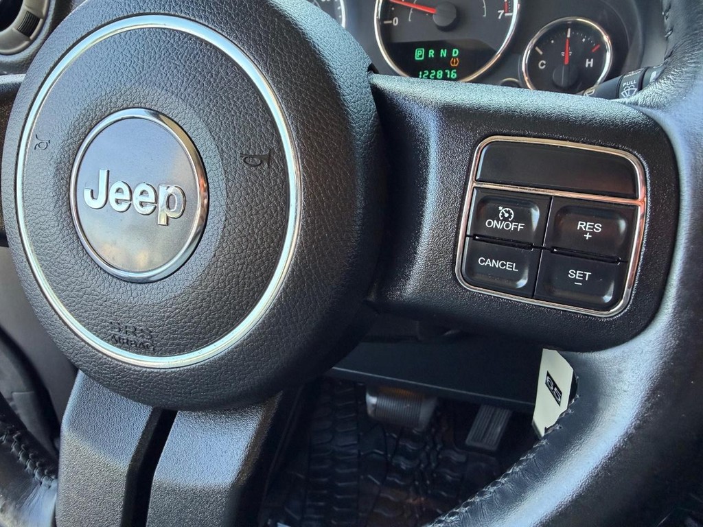 Jeep Wrangler Unlimited Vehicle Full-screen Gallery Image 29