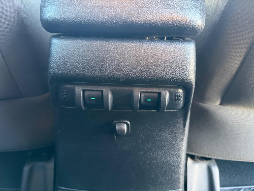 Jeep Wrangler Unlimited Vehicle Full-screen Gallery Image 34