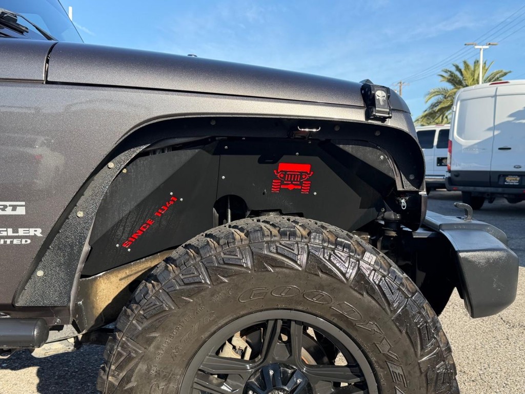 Jeep Wrangler Unlimited Vehicle Full-screen Gallery Image 54