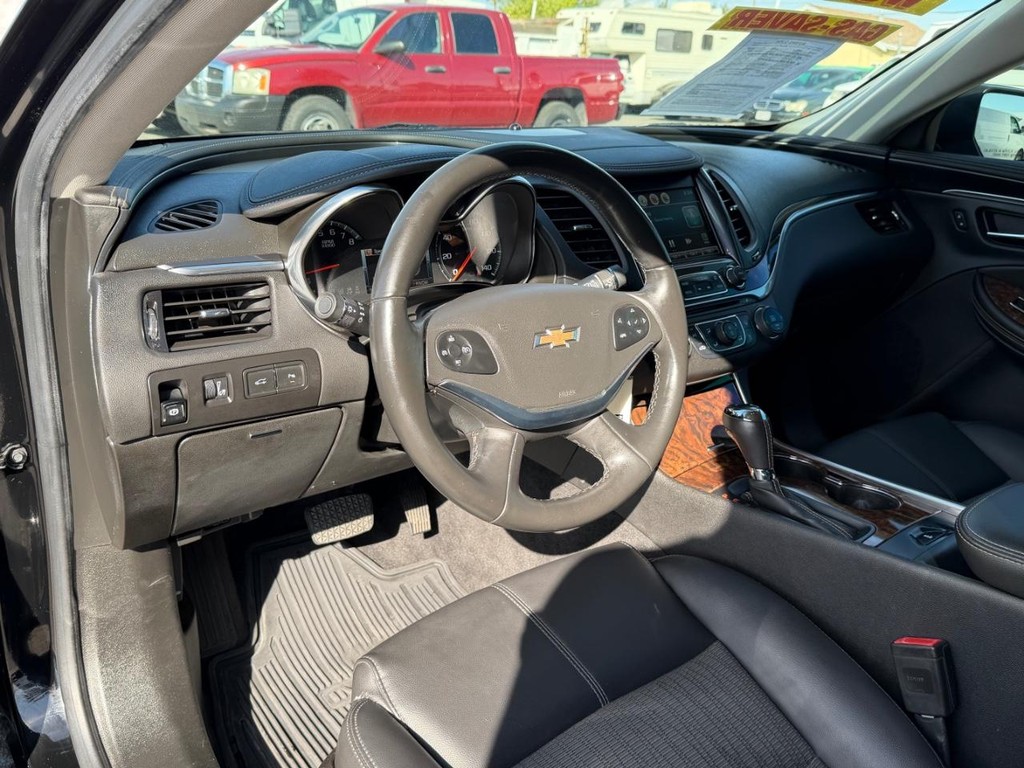 Chevrolet Impala Vehicle Full-screen Gallery Image 16