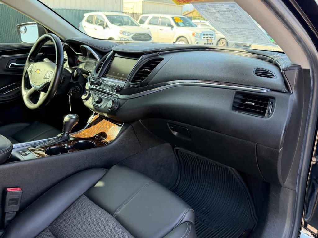 Chevrolet Impala Vehicle Full-screen Gallery Image 20