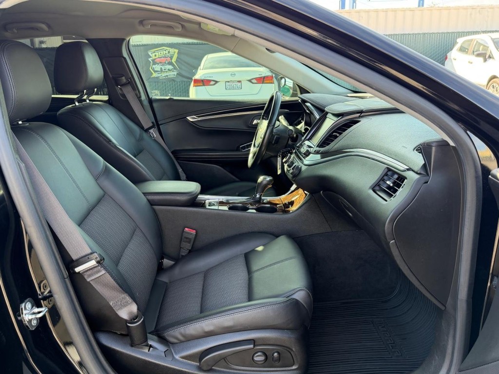 Chevrolet Impala Vehicle Full-screen Gallery Image 21