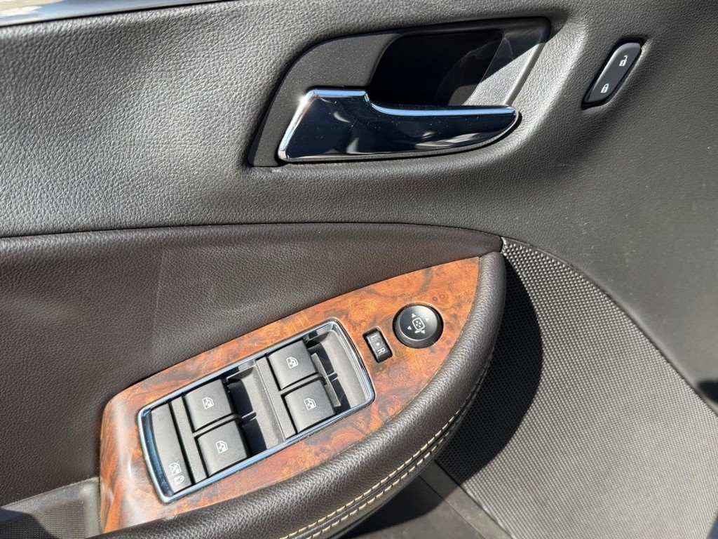 Chevrolet Impala Vehicle Full-screen Gallery Image 31