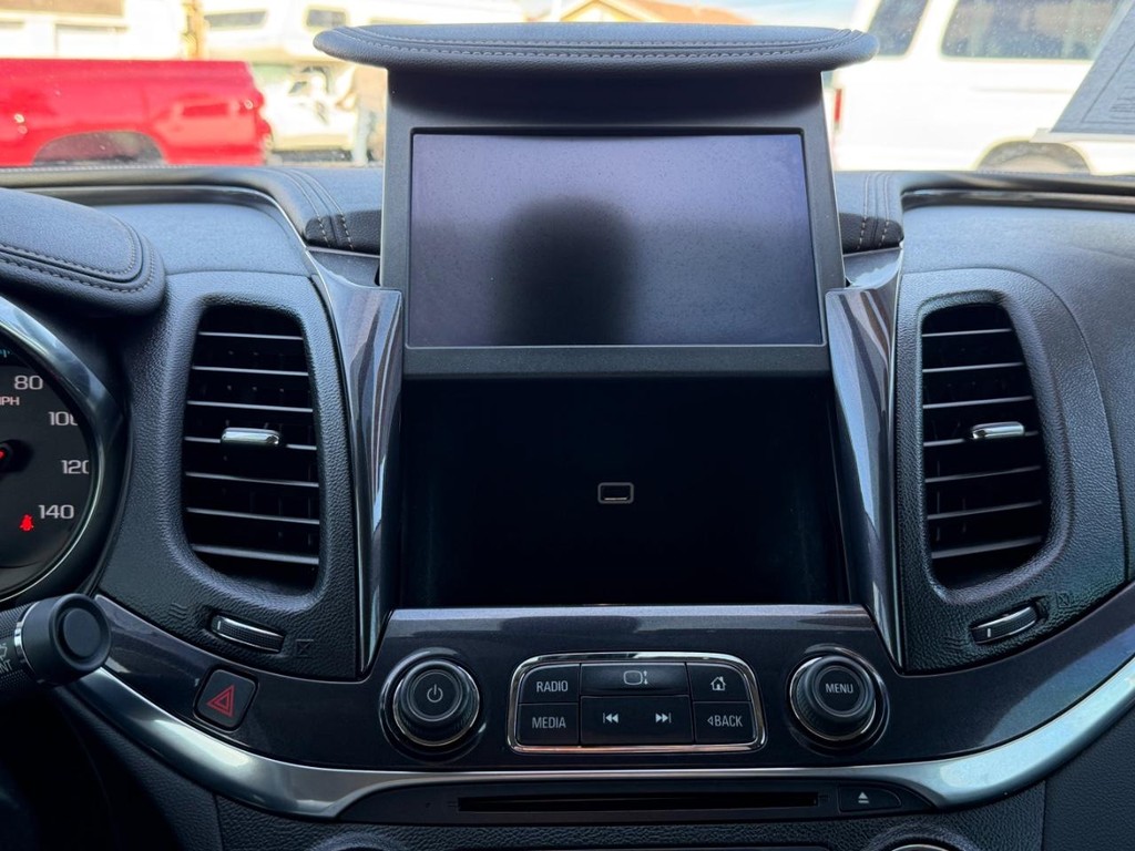 Chevrolet Impala Vehicle Full-screen Gallery Image 34