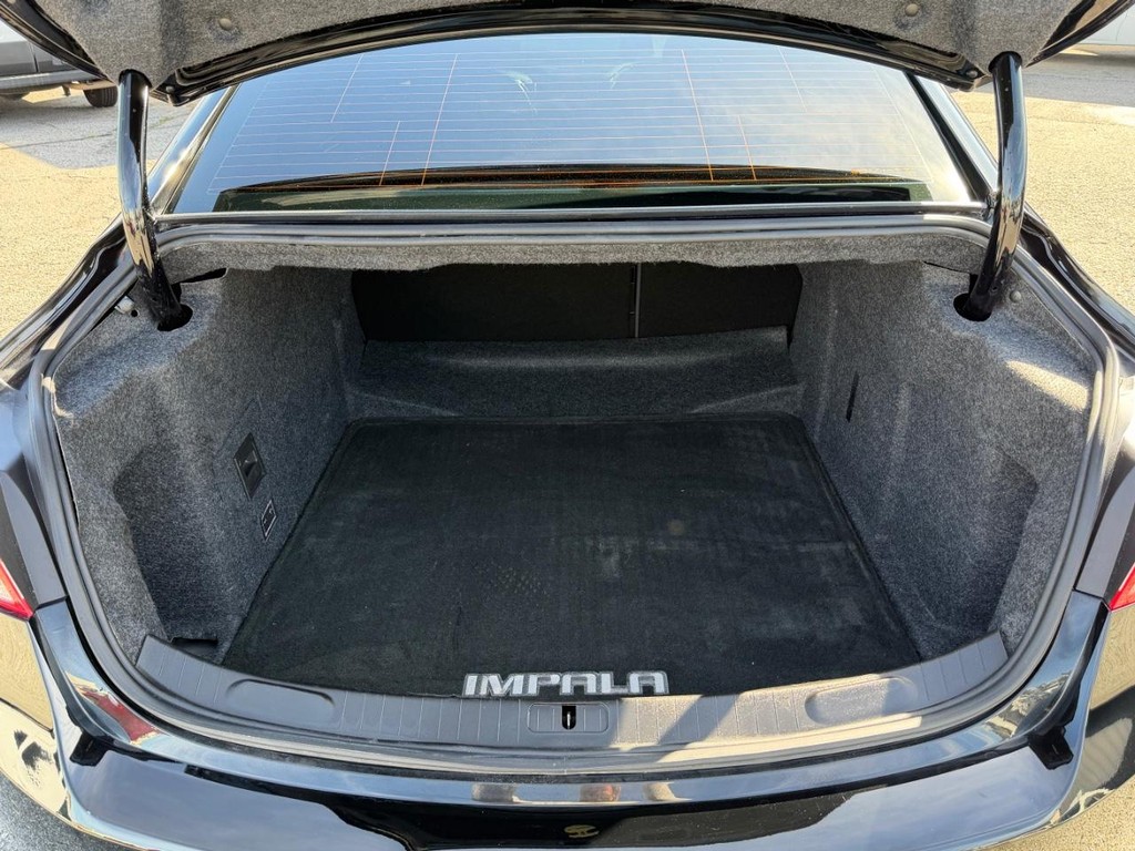 Chevrolet Impala Vehicle Full-screen Gallery Image 42