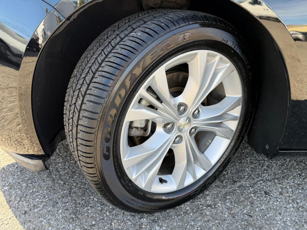 Chevrolet Impala Vehicle Full-screen Gallery Image 43