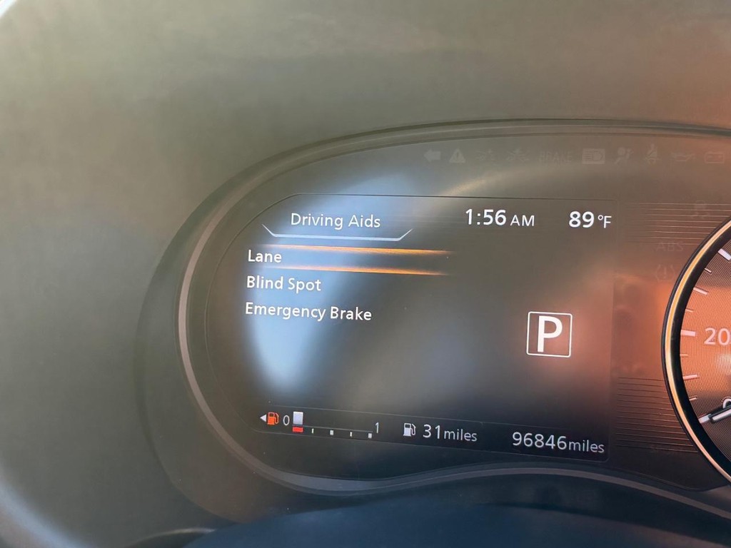 Nissan Kicks Vehicle Full-screen Gallery Image 31