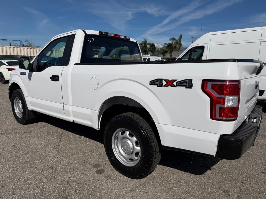 Ford F-150 Vehicle Full-screen Gallery Image 09