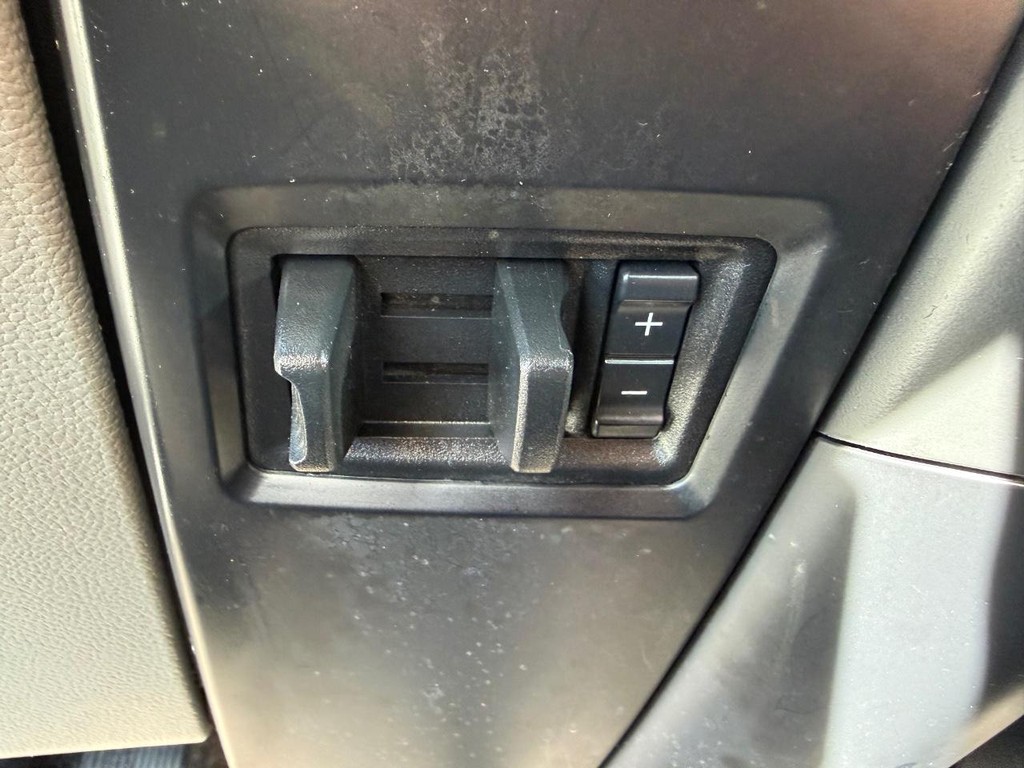 Ford F-150 Vehicle Full-screen Gallery Image 32