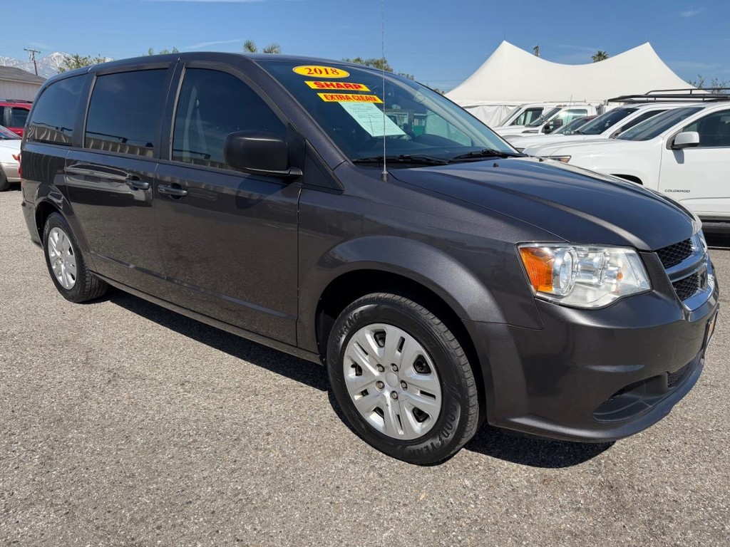 Dodge Grand Caravan Vehicle Full-screen Gallery Image 03