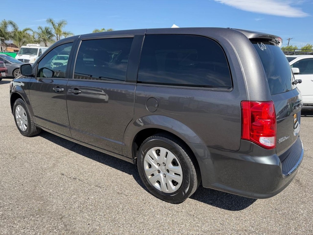 Dodge Grand Caravan Vehicle Full-screen Gallery Image 09
