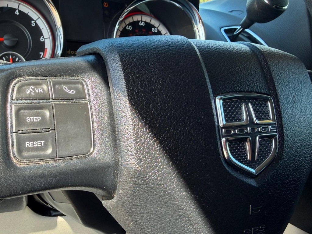 Dodge Grand Caravan Vehicle Full-screen Gallery Image 28