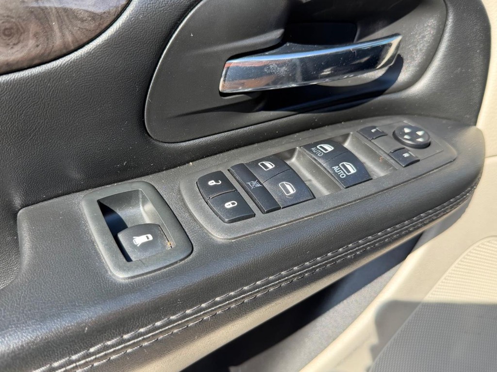 Dodge Grand Caravan Vehicle Full-screen Gallery Image 31