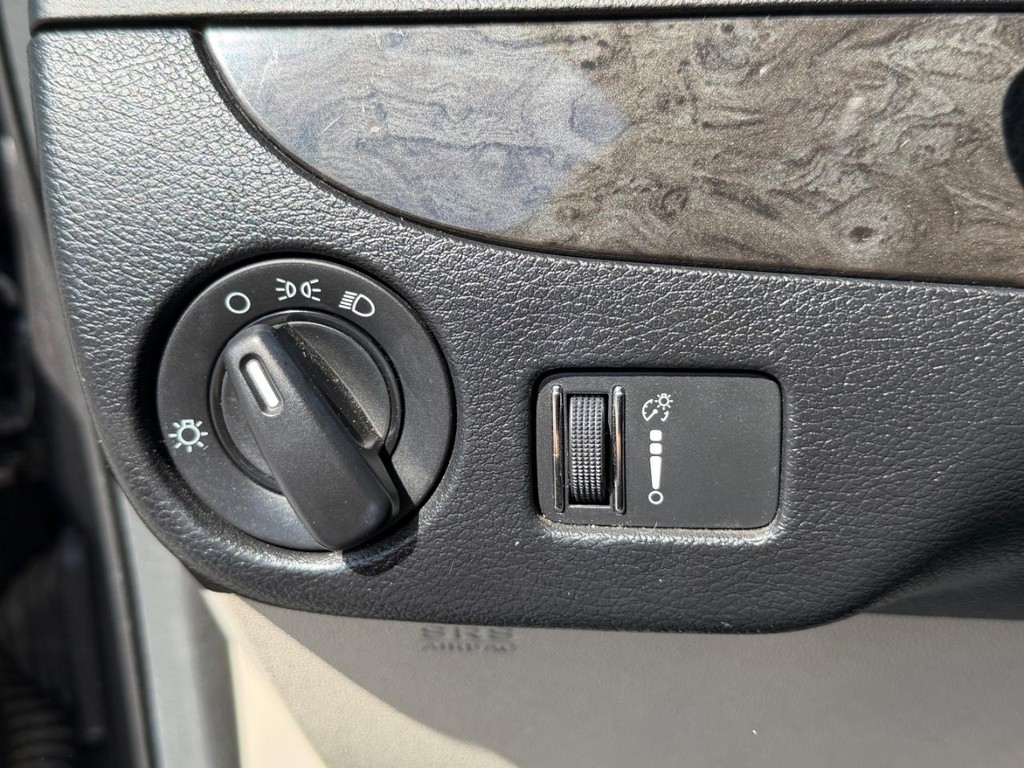 Dodge Grand Caravan Vehicle Full-screen Gallery Image 32