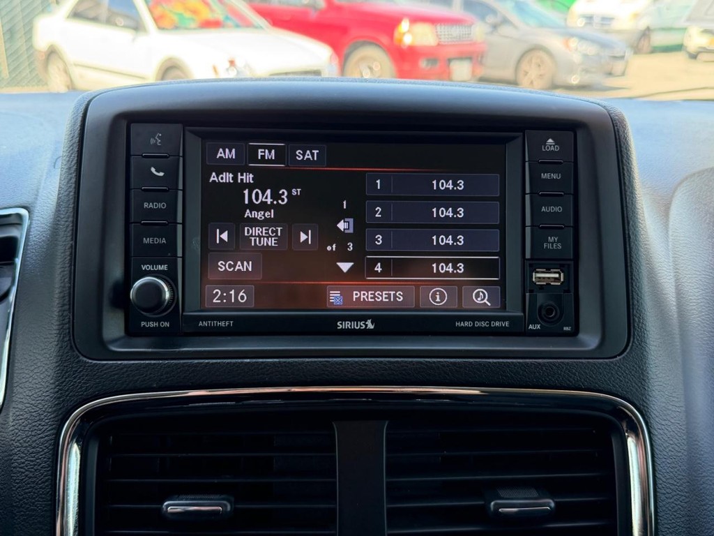 Dodge Grand Caravan Vehicle Full-screen Gallery Image 33