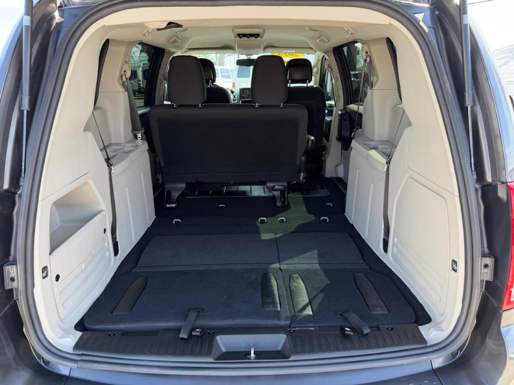 Dodge Grand Caravan Vehicle Full-screen Gallery Image 42