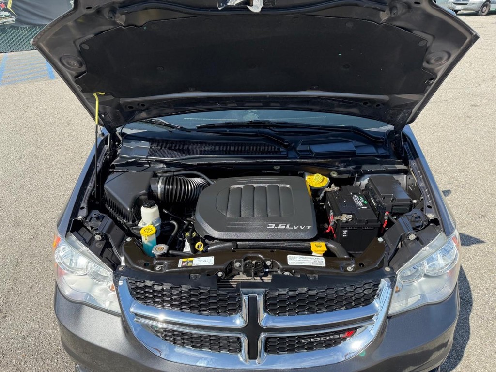 Dodge Grand Caravan Vehicle Full-screen Gallery Image 44