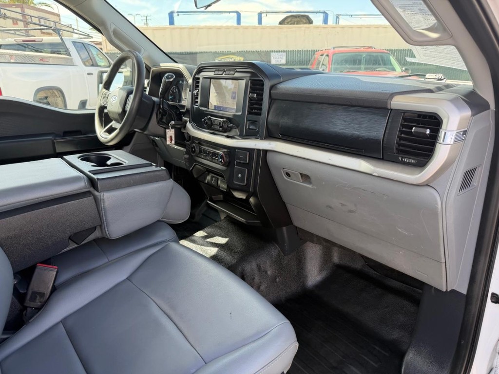 Ford F-150 Vehicle Full-screen Gallery Image 20