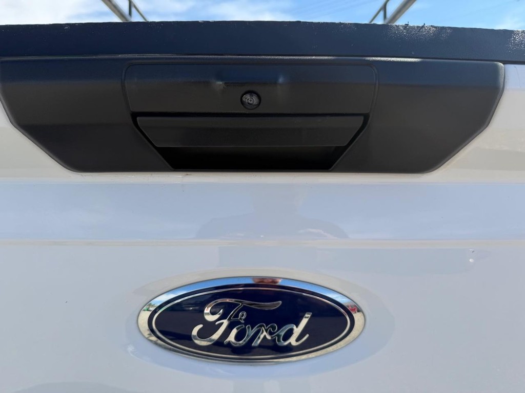 Ford F-150 Vehicle Full-screen Gallery Image 32