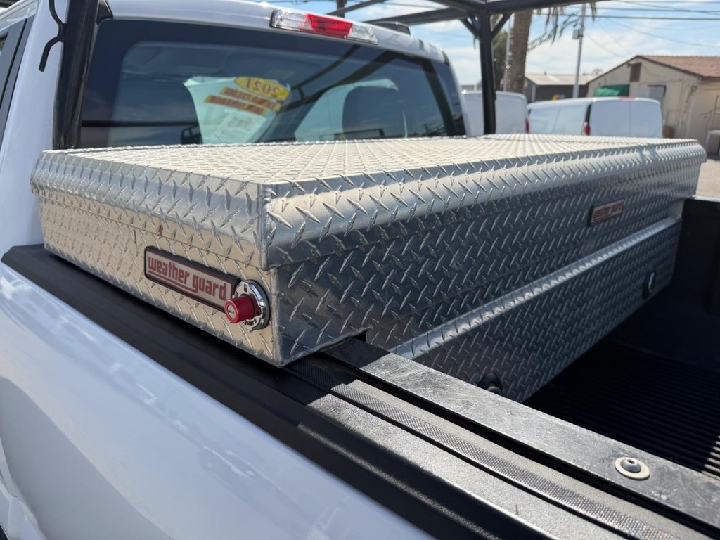 Ford F-150 Vehicle Full-screen Gallery Image 35