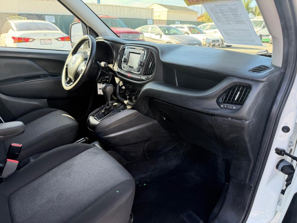 Ram ProMaster City Vehicle Full-screen Gallery Image 21