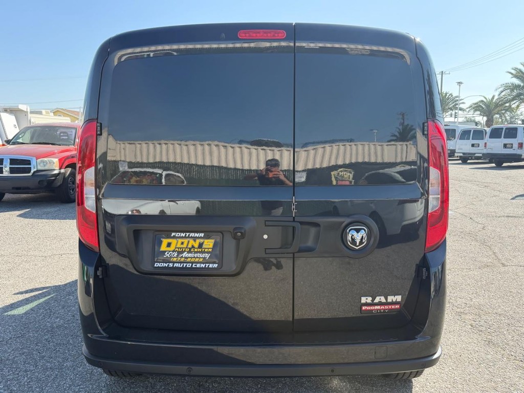 Ram ProMaster City Vehicle Full-screen Gallery Image 09