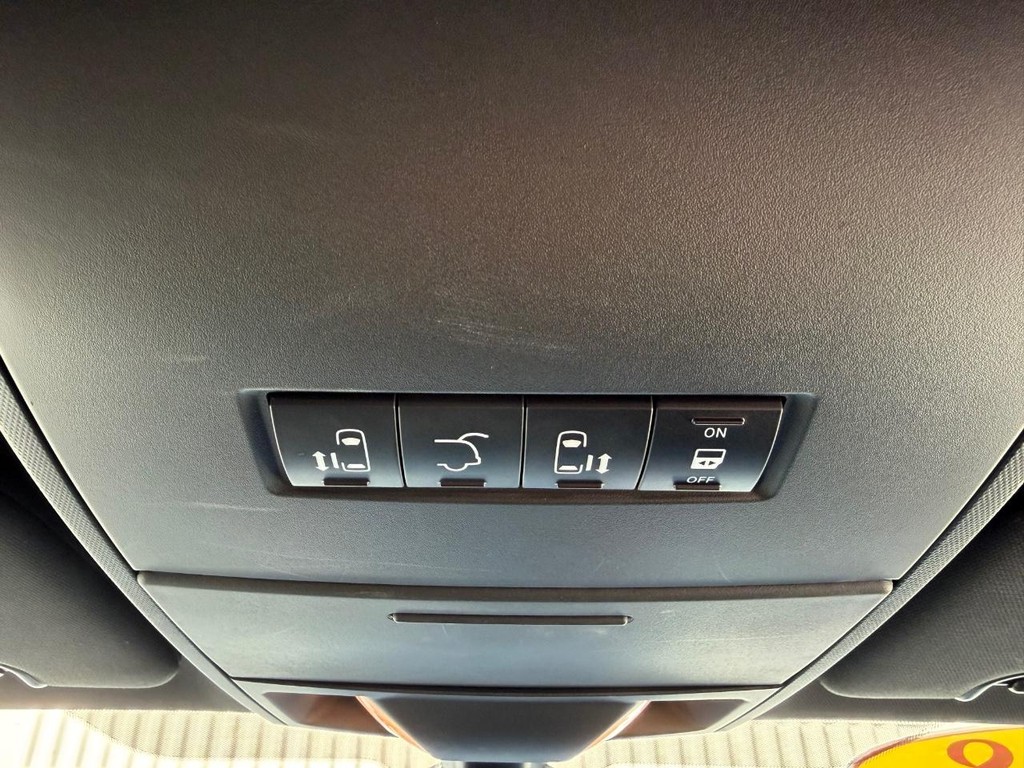 Dodge Grand Caravan Vehicle Full-screen Gallery Image 34