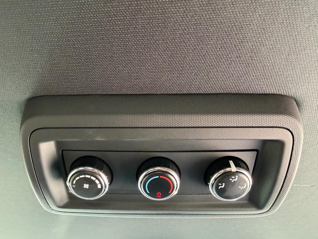 Dodge Grand Caravan Vehicle Full-screen Gallery Image 35