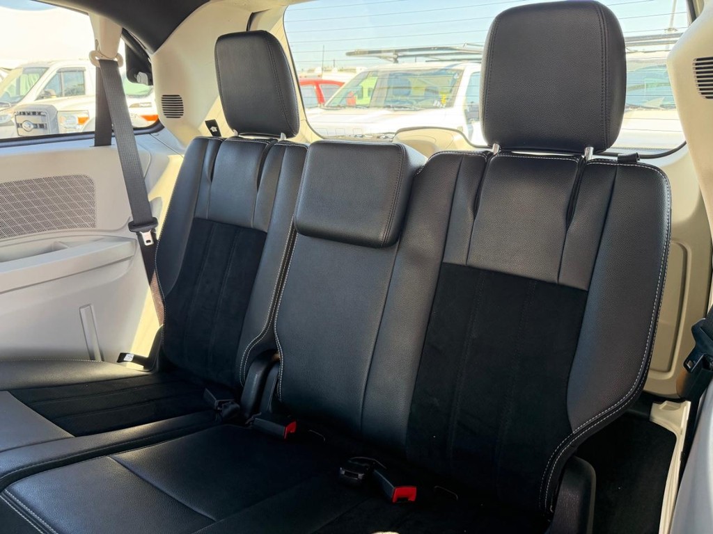 Dodge Grand Caravan Vehicle Full-screen Gallery Image 43