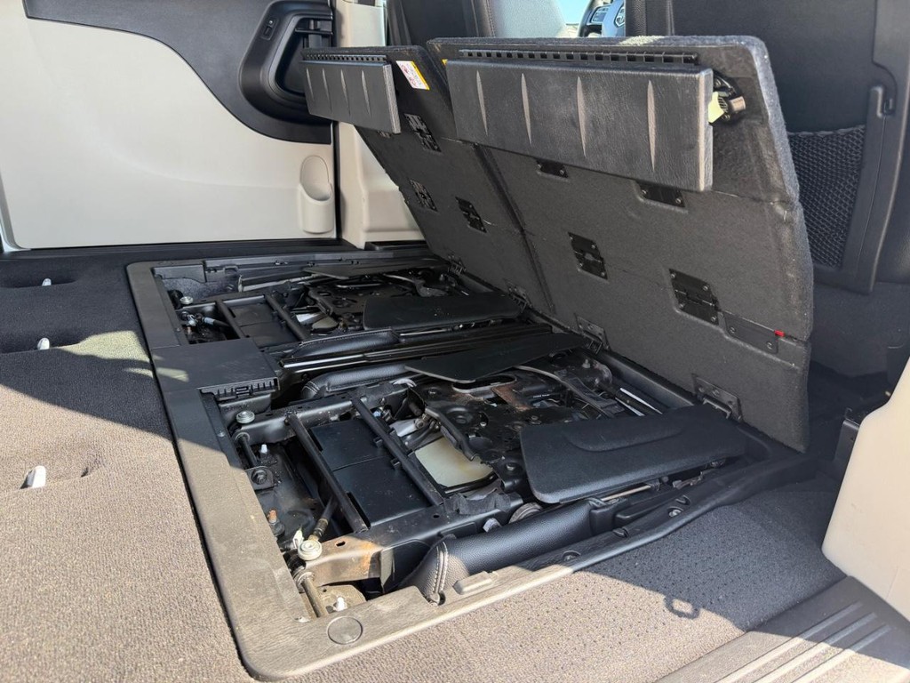 Dodge Grand Caravan Vehicle Full-screen Gallery Image 46