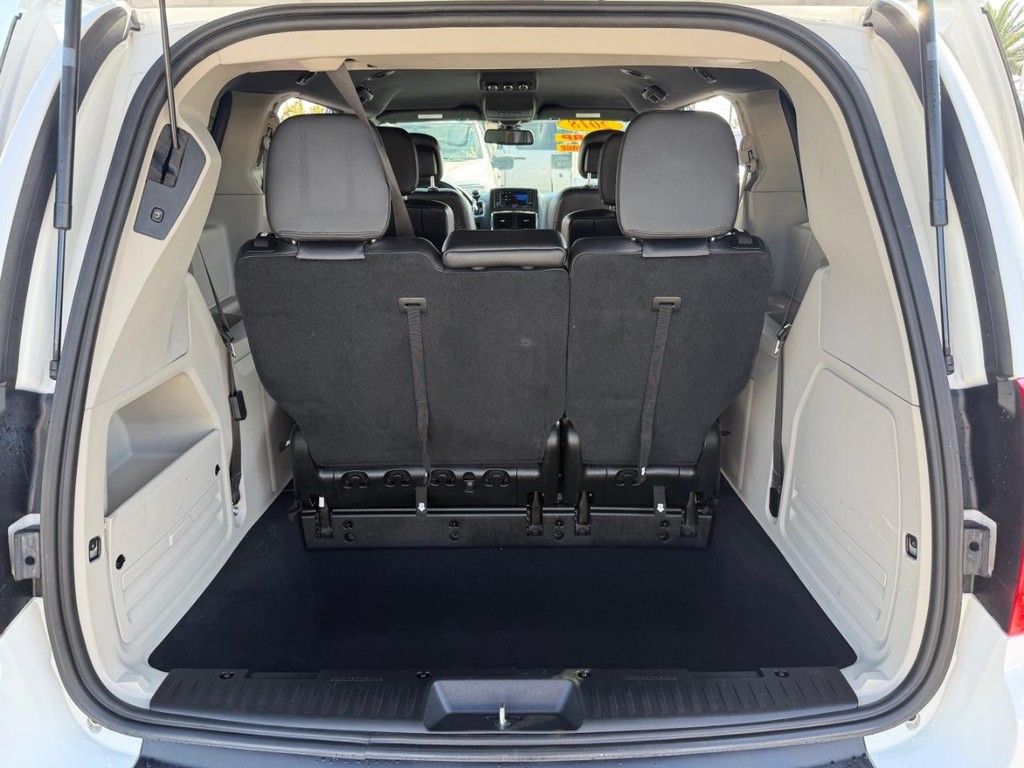 Dodge Grand Caravan Vehicle Full-screen Gallery Image 47