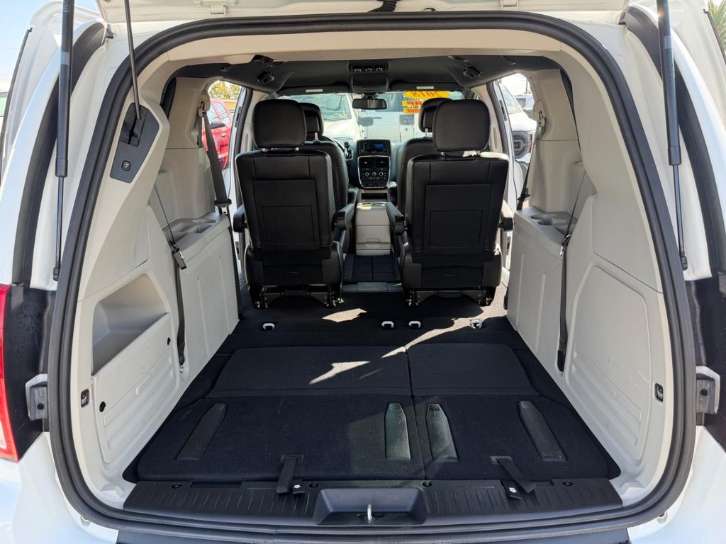 Dodge Grand Caravan Vehicle Full-screen Gallery Image 48