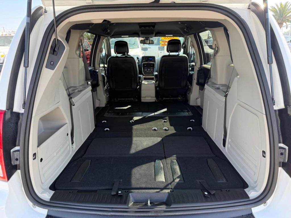 Dodge Grand Caravan Vehicle Full-screen Gallery Image 49