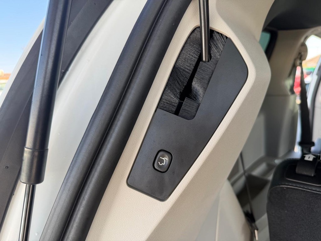 Dodge Grand Caravan Vehicle Full-screen Gallery Image 50