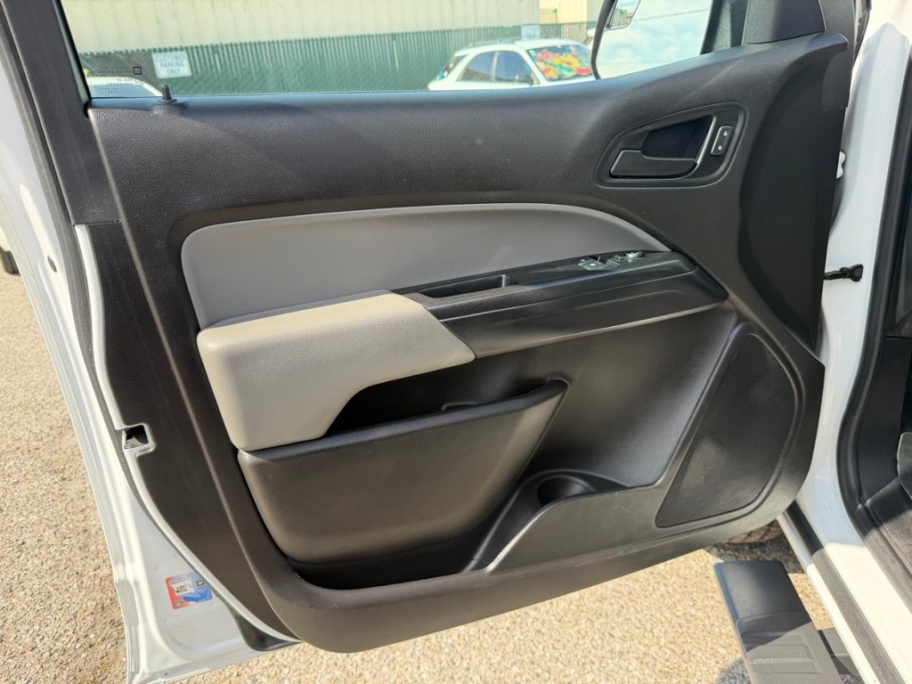Chevrolet Colorado Vehicle Full-screen Gallery Image 15