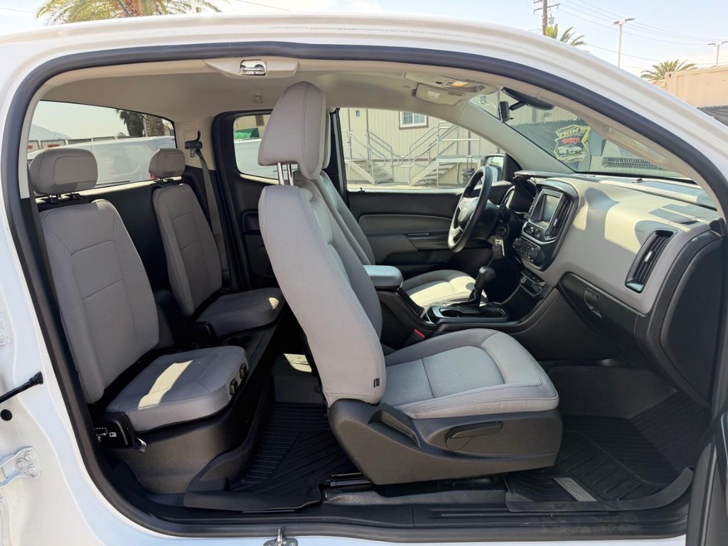 Chevrolet Colorado Vehicle Full-screen Gallery Image 23